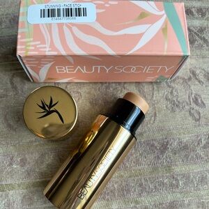 Foundation Face Stick🟢Stunning shade